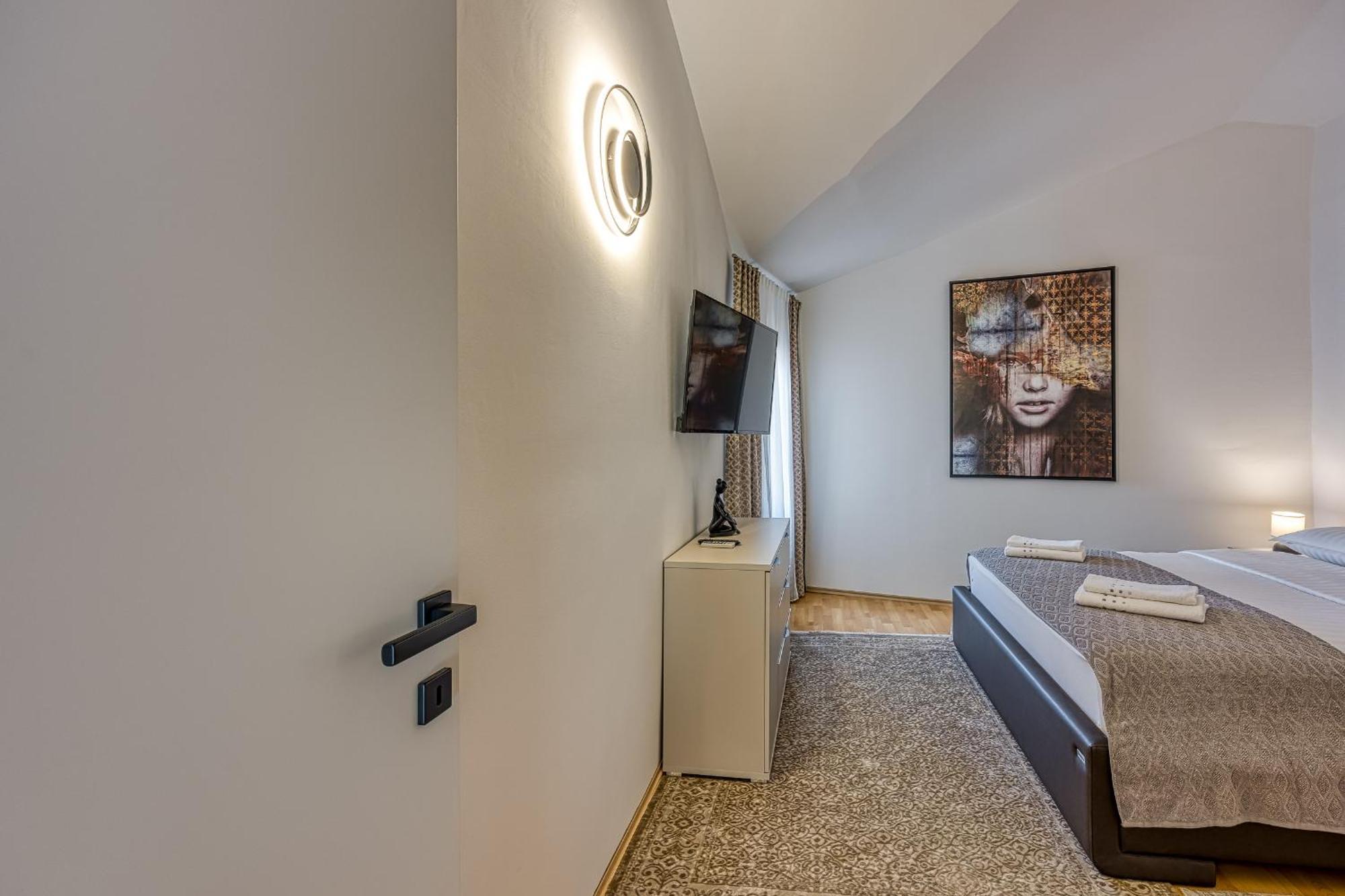 Sara Luxury In City Center Poreč Exterior foto